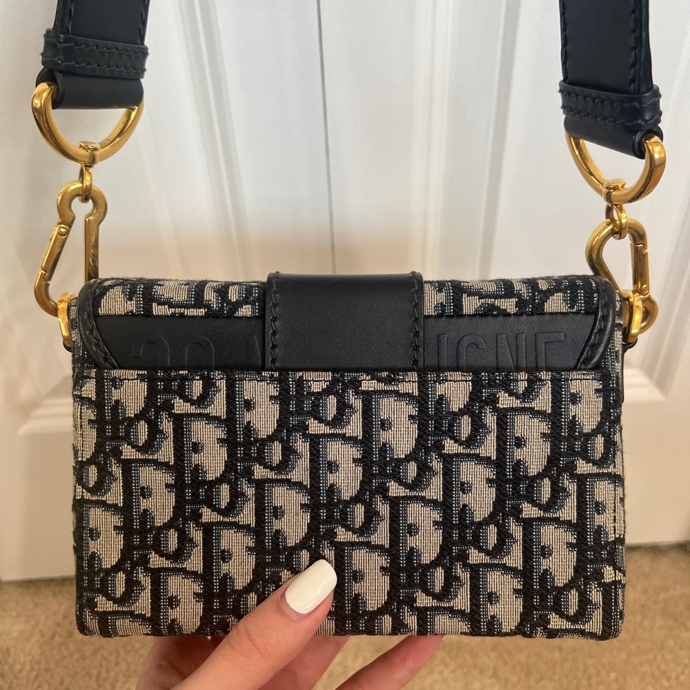 Small 30 Montaigne Bag
Blue Dior Oblique Jacquard - Picture 2 of 14